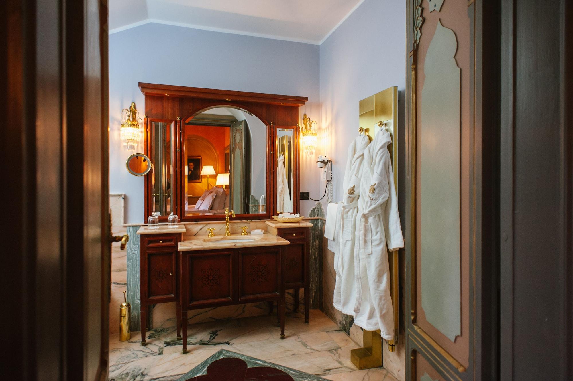 Relais & Chateaux Villa Crespi Orta San Giulio Esterno foto