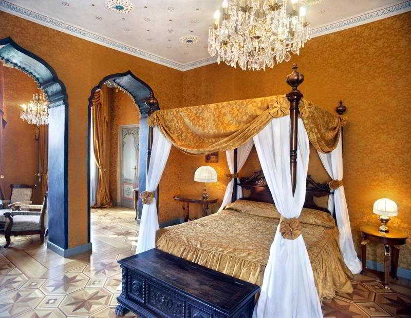 Relais & Chateaux Villa Crespi Orta San Giulio Camera foto